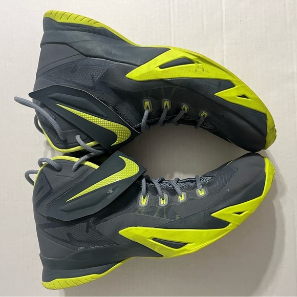 Men’s Nike Zoom LeBron Soldier Eight 8 Basketball Shies Size 13 653641-070 - Picture 6 of 9